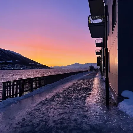 아파트 Til Utleie 트롬쇠